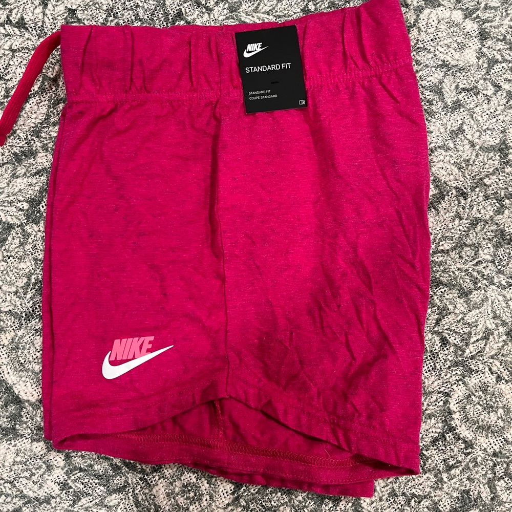 Nike Shorts hot pink
Sportswear Jersey Girls Sz L